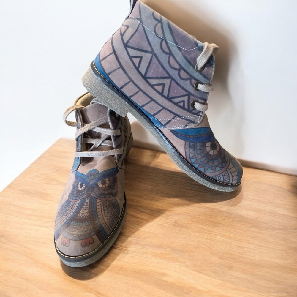 Goby Owl print blue/beige chukka lace up boots size 7